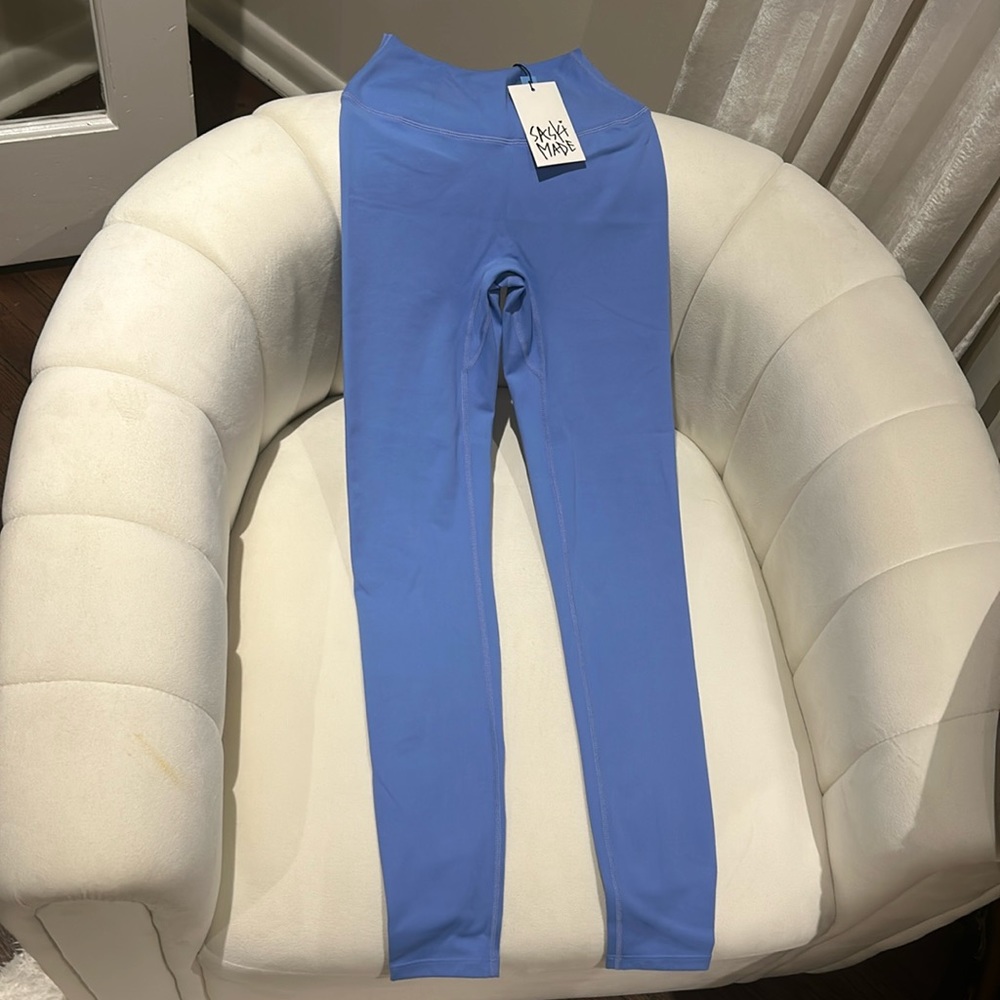 Saski Made workout leggings in Periwinkle